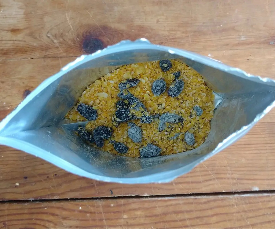 Каша кукурудзяна ЇDLO з насінням чіа та маком